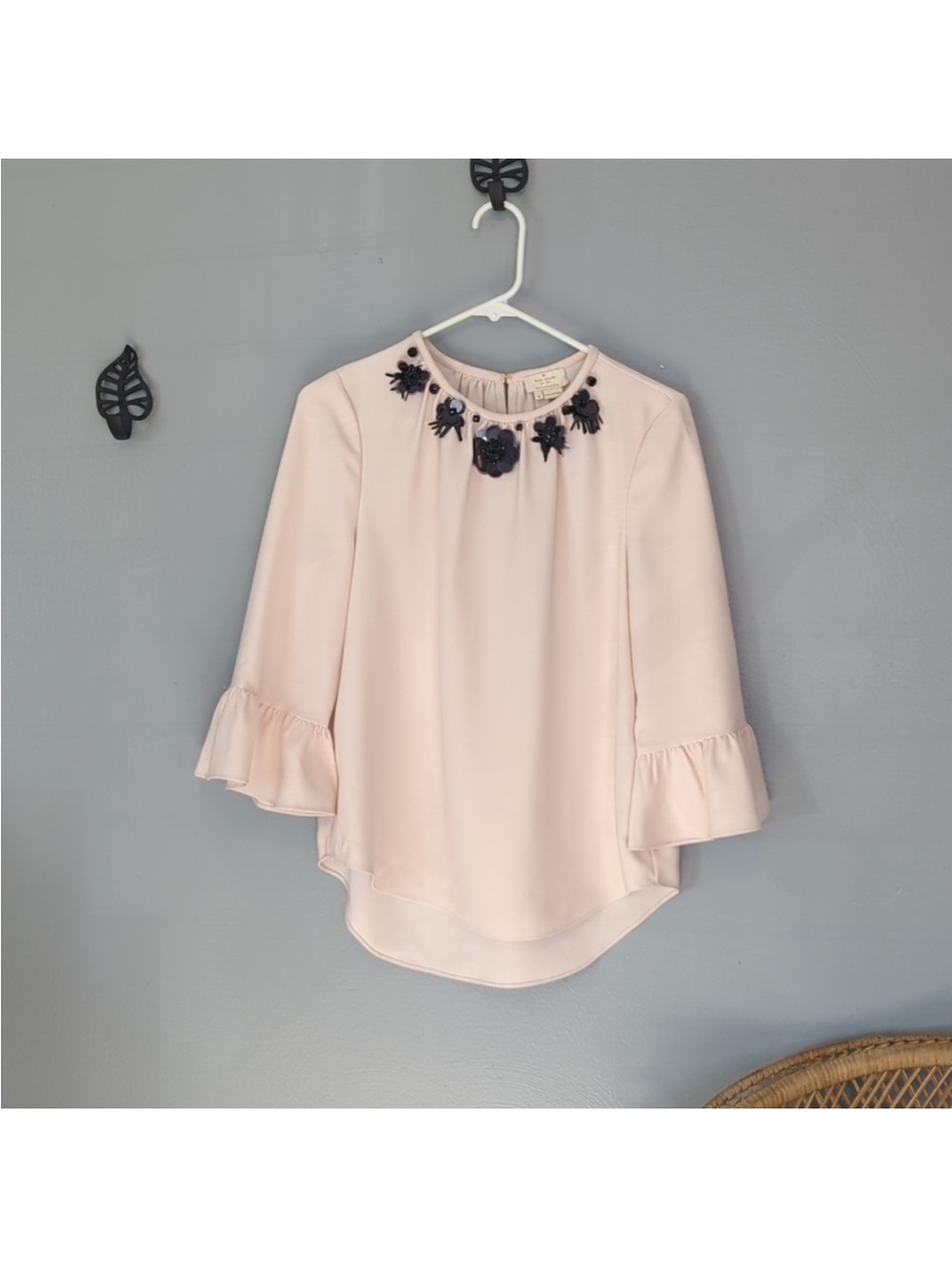 Kate Spade New York Live Colorfully Blush Pink Flutter Sleeve Applique Blouse M